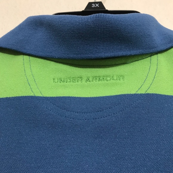 Under Armour Polo. Size Medium. Heat Gear Fabric - Picture 6 of 7